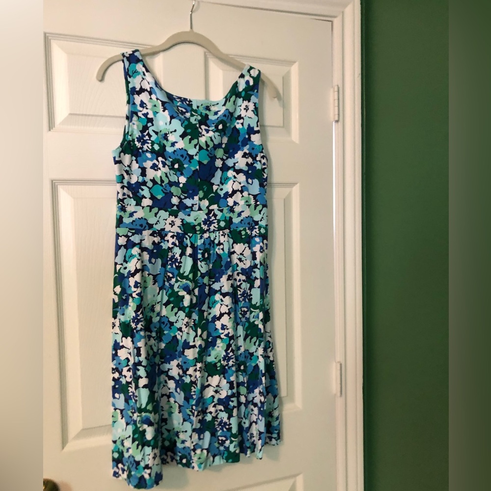 Floral easy summer dress.